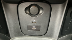 MINI Hatchback 1.5 Cooper Exclusive 5dr Auto [Comfort/Nav Pack] Petrol Hatchback